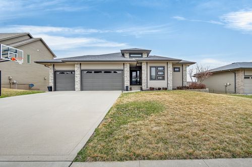 2409 Ne 10th Ct, Grimes, IA, 50111-2275 | Card Image
