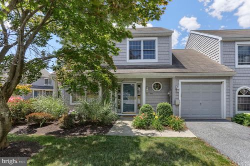 240 Crescent Dr, HERSHEY, PA, 17033-2371 | Card Image