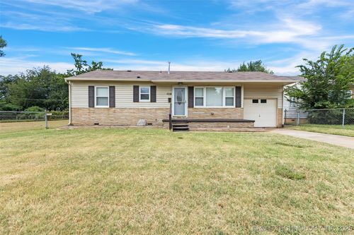 4338 N Iroquois Ave, Tulsa, OK, 74106-1304 | Card Image