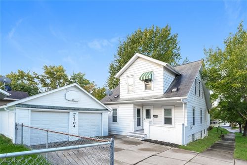 2104 11th St Sw, Akron, OH, 44314-2461 | Card Image