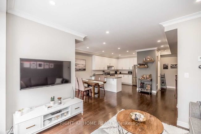 113 Fruitvale Cir, House attached with 3 bedrooms, 3 bathrooms and 2 parking in Brampton ON | Image 9