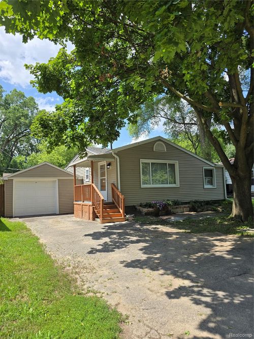 21411 Collingham Ave, Farmington Hills, MI, 48336-5815 | Card Image