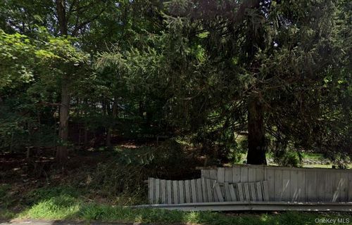 70 S Monsey Rd, Airmont, NY, 10952-4817 | Card Image