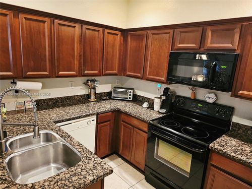 27961 Sw 140th Ave, Homestead, FL, 33032-8433 | Card Image