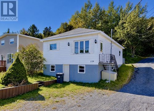138 Memorial Dr, Clarenville, NL, A5A1N5 | Card Image