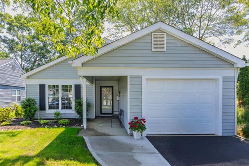 202 Kingston Dr, Ridge, NY, 11961-2062 | Card Image