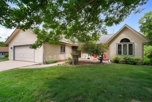 17010308 Larkspur Ln, Germantown, WI, 53022-4790 | Card Image
