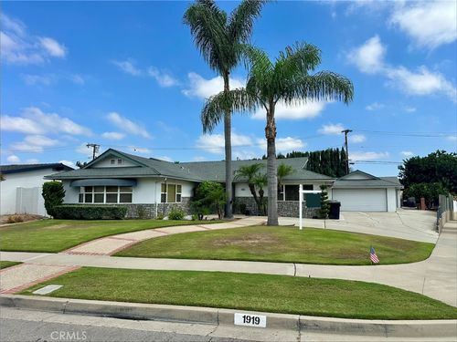 1919 Aspen Cir, Fullerton, CA, 92835-2222 | Card Image