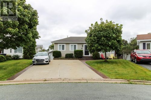 11 Amber Place, Home with 5 bedrooms, 4 bathrooms and null parking in Mount Pearl NL | Card Image