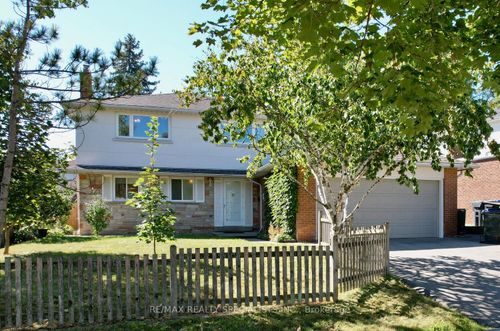 2312 Homelands Dr, Mississauga, ON, L5K1G6 | Card Image