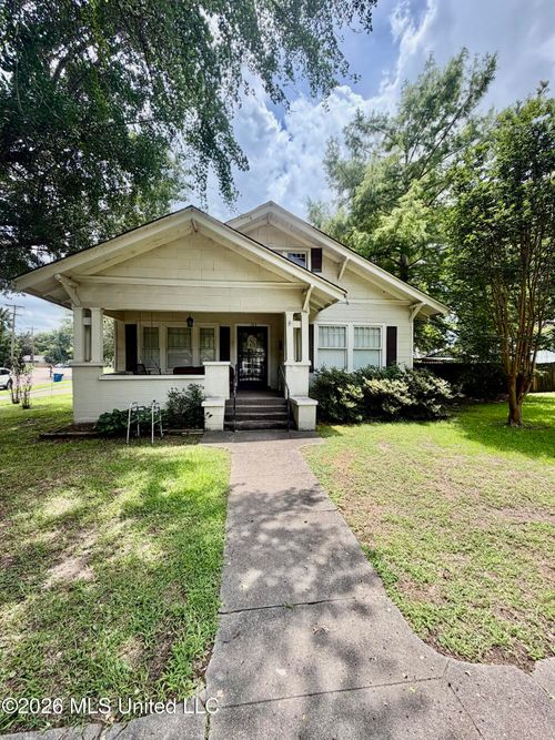 102 Elm Ave, Clarksdale, MS, 38614-3208 | Card Image