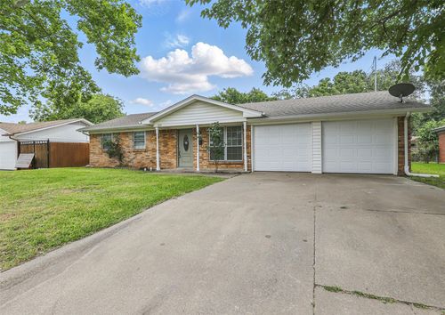 513 Edna Ct, Everman, TX, 76140-4409 | Card Image