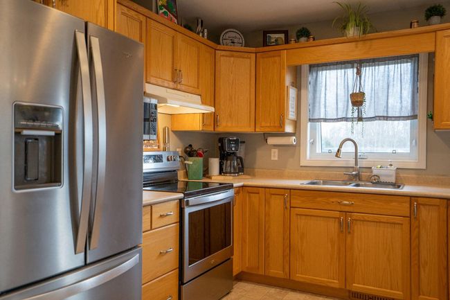 521 Partridge Crescent, House other with 3 bedrooms, 2 bathrooms and 16 parking in Pelican Point AB | Image 13