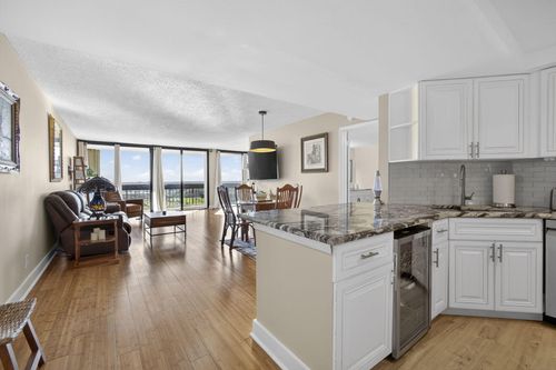 1606-2400 Presidential Way, West Palm Beach, FL, 33401-1327 | Card Image