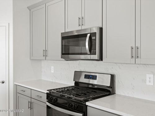 8277 S Cabari Mine Way, Vail, AZ, 85641 | Card Image