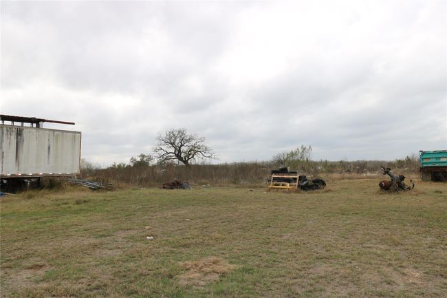 18937 Lagloria Rd, House other with 3 bedrooms, 1 bathrooms and null parking in Elmendorf TX | Image 20