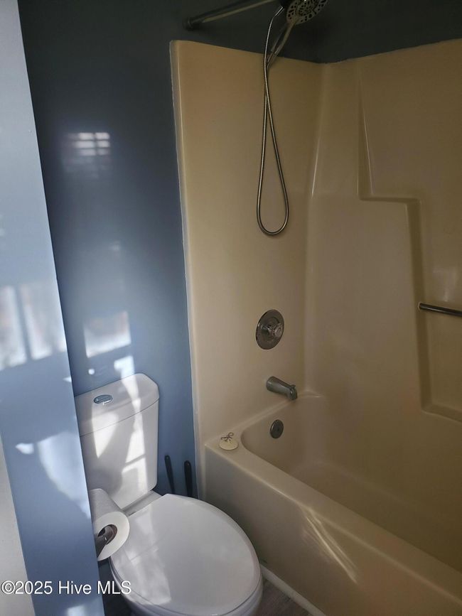 APT-304C - 4220 Wilshire Blvd, Condo with 1 bedrooms, 1 bathrooms and 1 parking in Wilmington NC | Image 11