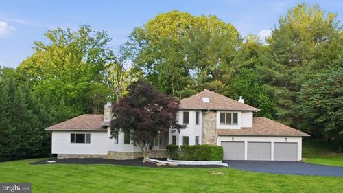 905 Falls Bridge Ln, Great Falls, VA, 22066-1347 | Card Image