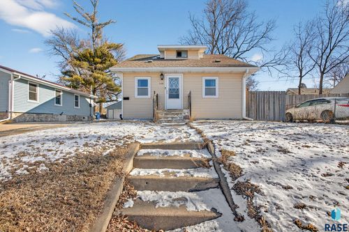 108 N West Ave Avenue, Sioux Falls, SD, 57104 | Card Image