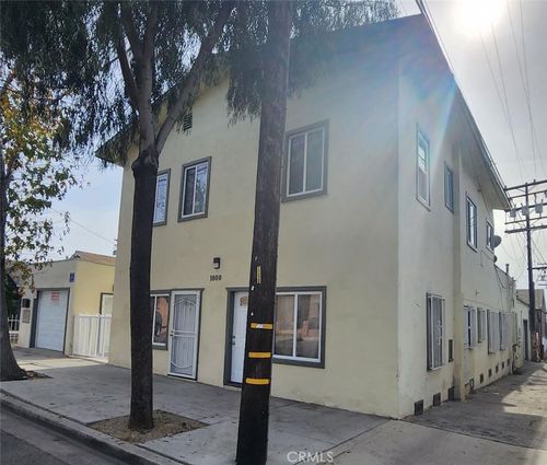 1000 E Burnett St, Signal Hill, CA, 90755-3400 | Card Image