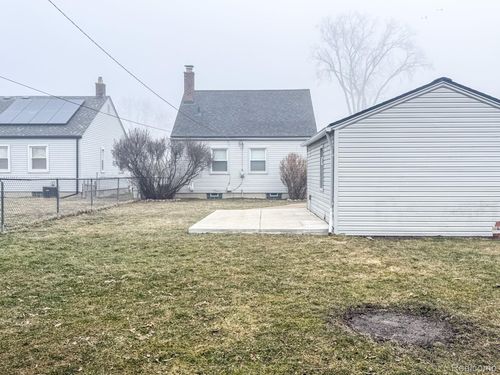3711 Hunter Avenue, Royal Oak Charter Township, MI, 48073 | Card Image