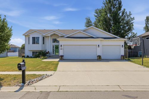 1227 38th Ave S, Moorhead, MN, 56560-7453 | Card Image