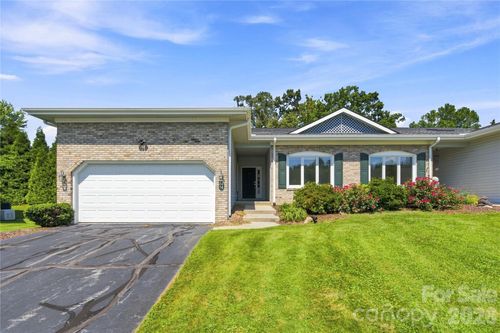 14 Country Meadows Ln, Hendersonville, NC, 28792-6378 | Card Image