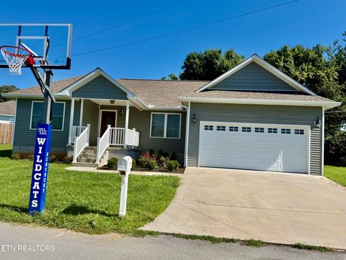 127 Kars Ln, Tazewell, TN, 37879-3975 | Card Image