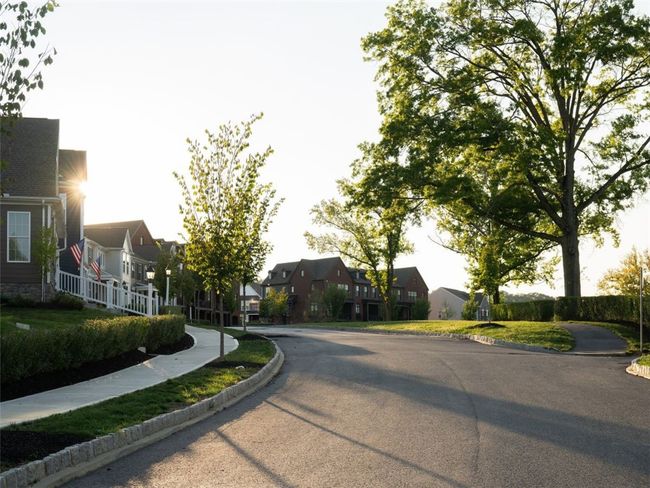 CORBY - 1438 Hastings Crescent, House other with 4 bedrooms, 3 bathrooms and 2 parking in South Fayette PA | Image 19