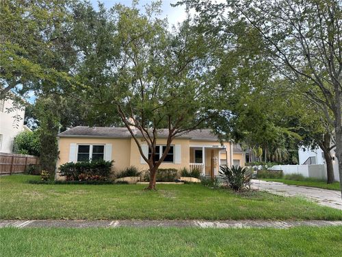 2922 W Coachman Ave, TAMPA, FL, 33611-2810 | Card Image