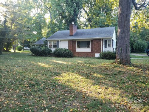 3937 Belcross Dr, Charlotte, NC, 28205-5601 | Card Image