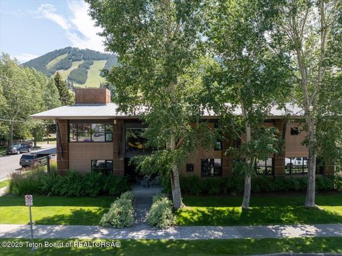 215 S King St, Jackson, WY, 83001-8554 | Card Image
