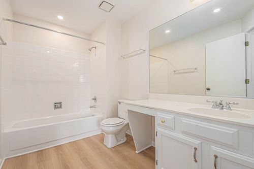 unit-z1-120 Stirling Ln, Schaumburg, IL, 60194-4890 | Card Image