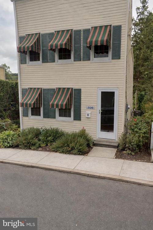 526 Willow St, BORDENTOWN, NJ, 08505-2022 | Card Image