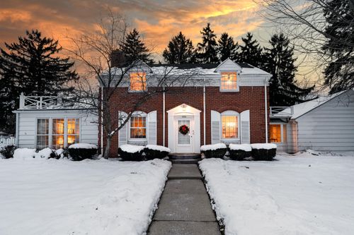 3352 N Elmwood Dr, Elmwood Park, WI, 53405-4703 | Card Image