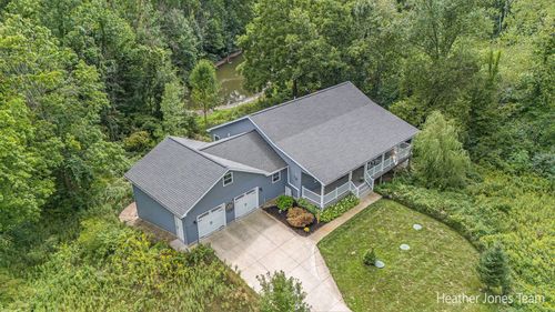 12756 Overlook Dr Ne, Greenville, MI, 48838-8359 | Card Image