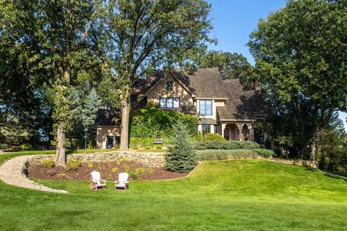 13660 Gurney Path, Apple Valley, MN, 55124-7398 | Card Image