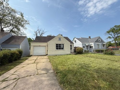 2025 Marshall Pkwy, Waukegan, IL, 60085-7120 | Card Image