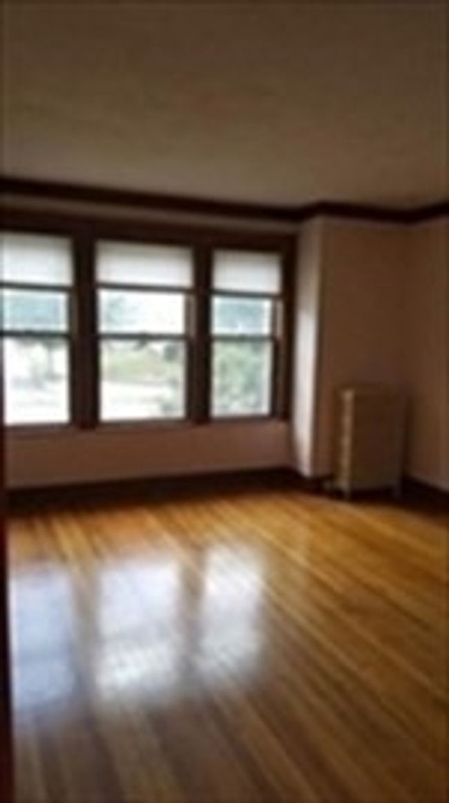 2 - 114 Lake St, Condo with 3 bedrooms, 1 bathrooms and 2 parking in Arlington MA | Image 6