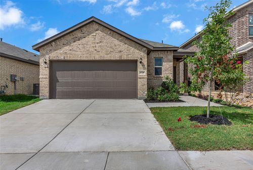 1729 Hazer Ln, Mesquite, TX, 75149-7639 | Card Image
