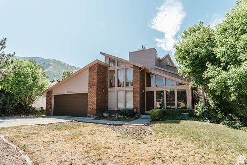1710 Hidden Valley Club Dr, Sandy, UT, 84092-5817 | Card Image