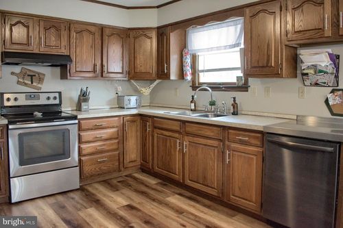 5 Cameron Dr, Elysburg, PA, 17824-9468 | Card Image