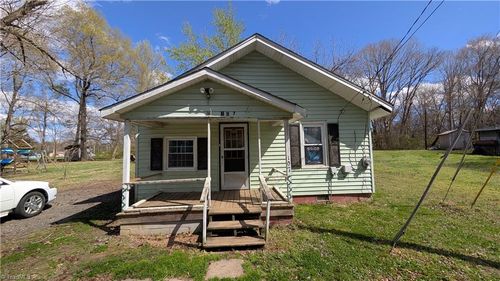 107 Murphy St, Liberty, NC, 27298-3130 | Card Image