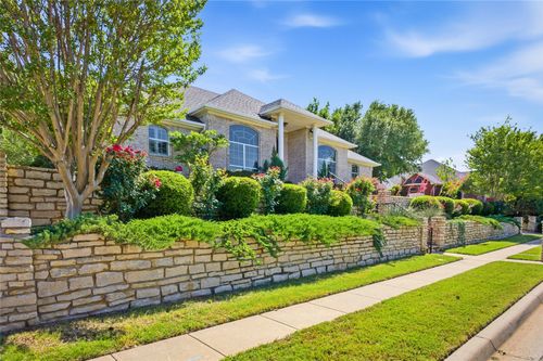 1910 Maplewood Dr, Weatherford, TX, 76087-3808 | Card Image
