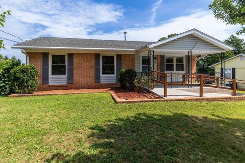 38 Greenbriar Ln, Stuarts Draft, VA, 24477-2803 | Card Image