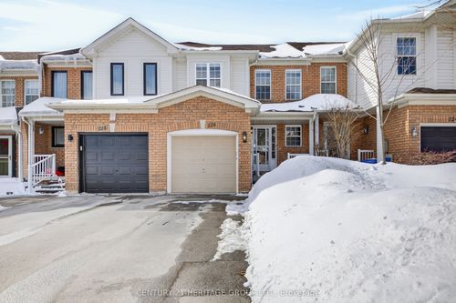 126 Glasgow Cres, Keswick, ON, L4P4B1 | Card Image