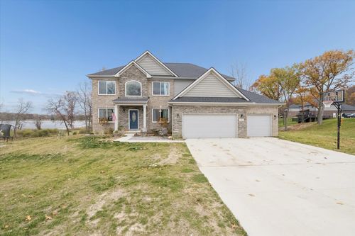 126 Parker Ln, Ortonville, MI, 48462-8978 | Card Image
