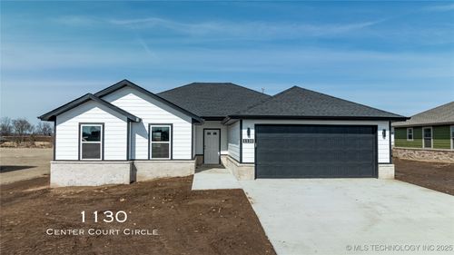 1130 Center Court Cir, Grove, OK, 74344-5150 | Card Image