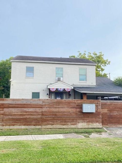 apt-2-4630 Woodside St, Houston, TX, 77023-1360 | Card Image