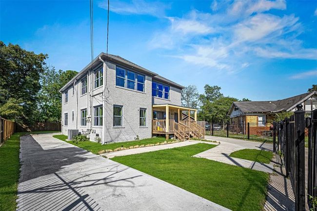 Backyard left side view | Image 11